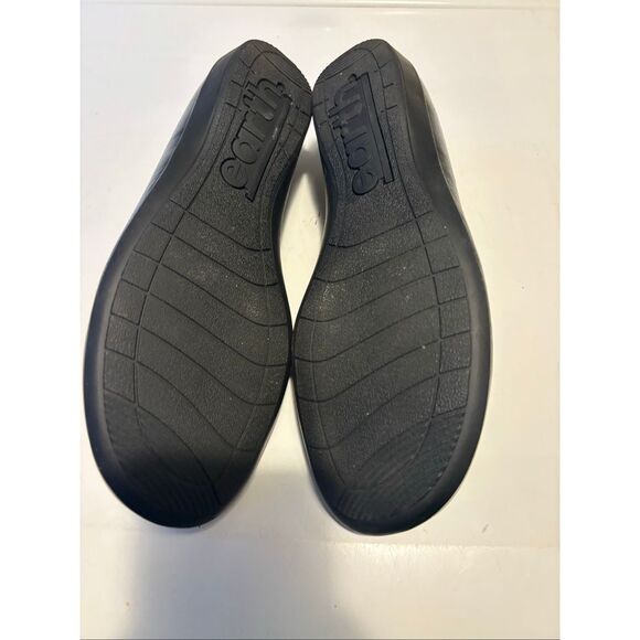 earth Black Leather Flats - Picture 5 of 6